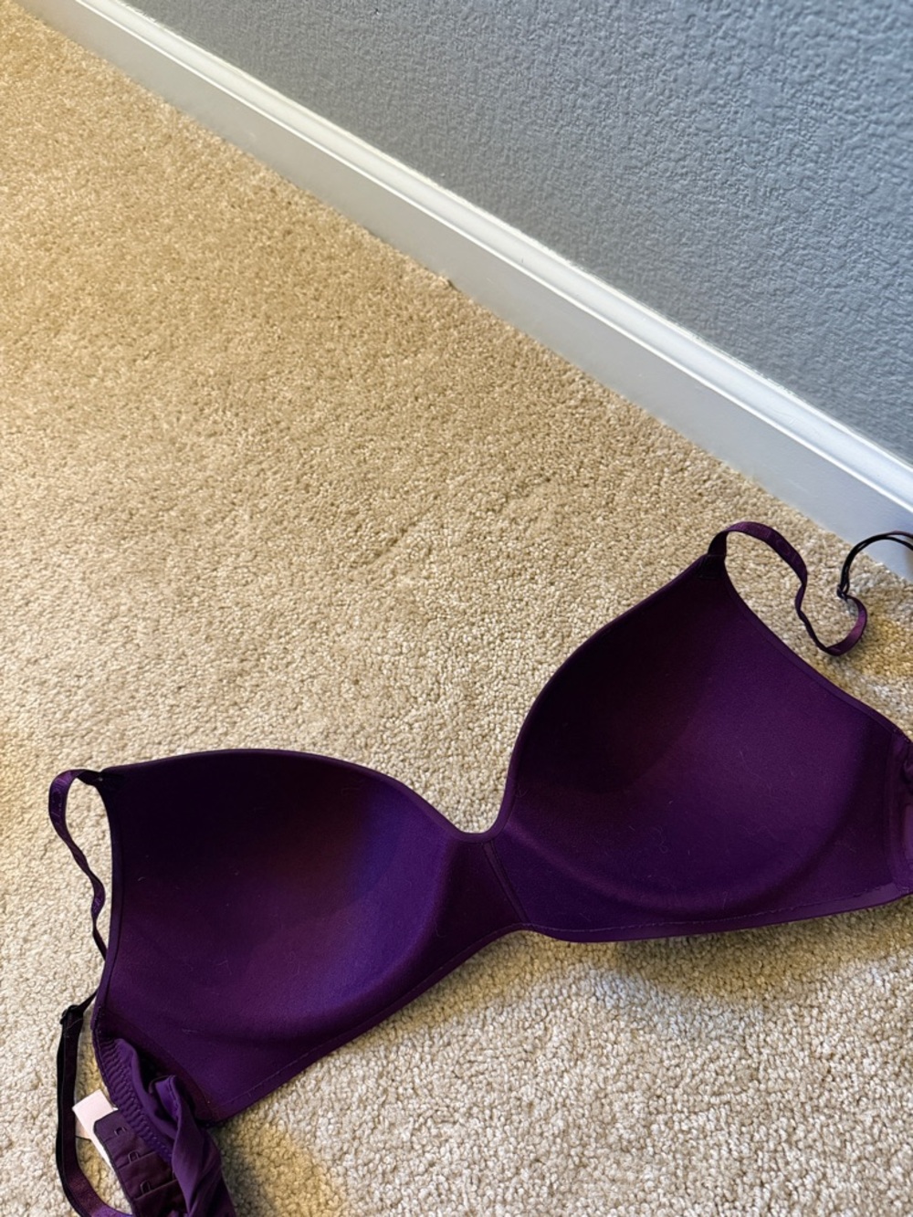 Victoria's Secret THE T-SHIRT
Push-Up Wireless Comfort Bra in Vibrant Purple 36D - Picture 6 of 7